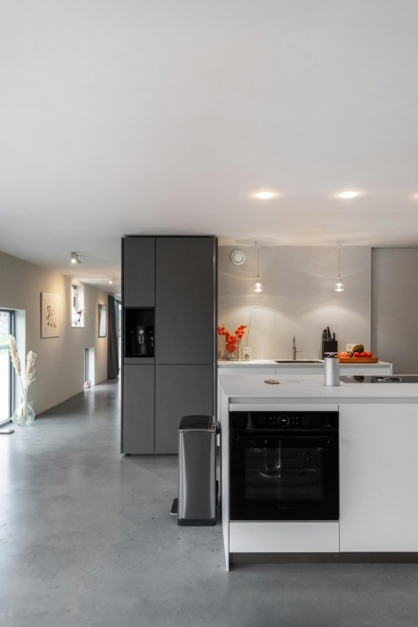 grijs witte keuken